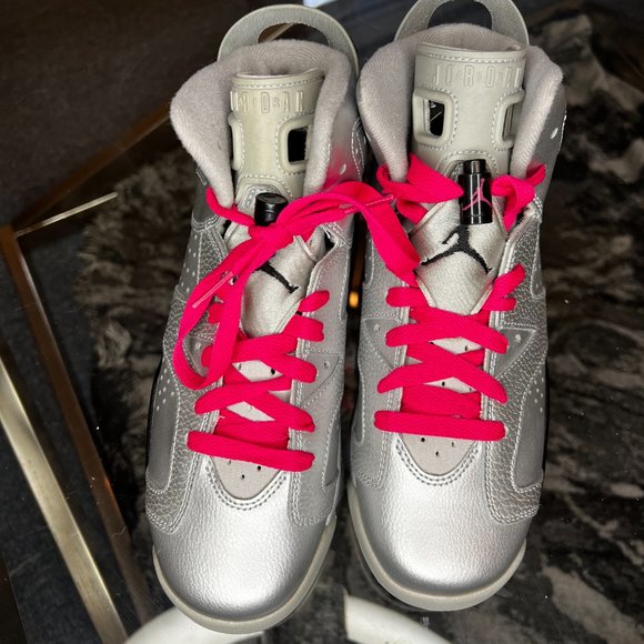 Jordan 2012 Valentines Day 6s Size 6 - Picture 7 of 10